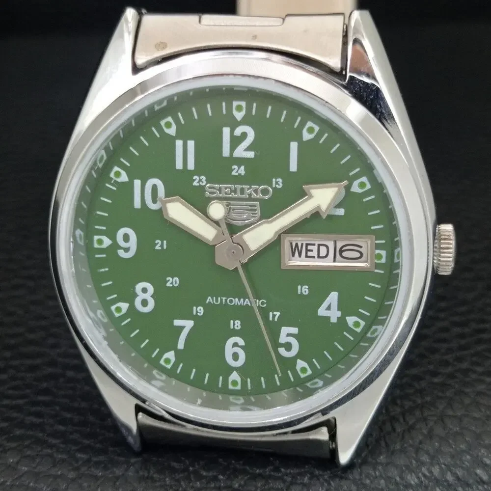 Vintage 1973 Seiko Automatic Mens Silver Watch W/daydate & Silver Accents